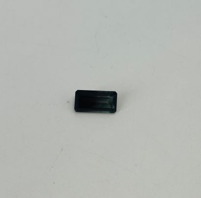 null Rectangular cut tourmaline weighing 7.3 cts probably from Brazil.Dimensions:...