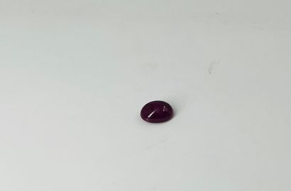 null Ruby cabochon weighing 3.10 carats. With its ITLGR certificate.