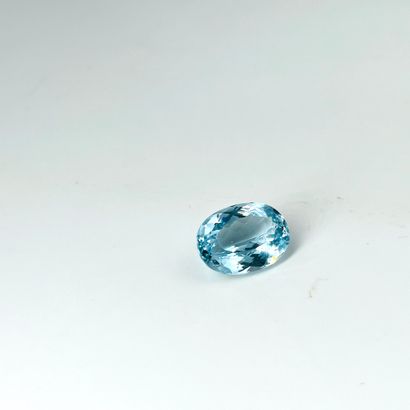 null Oval topaz weighing 23.35 cts.