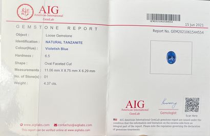 null Tanzanite taille ovale pesant 4,37 cts Accompagnée d'un certificat AIG attestant...