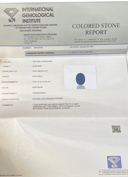 null Oval faceted sapphire weighing 0.93 ct Accompanied by an IGI certificate indicating...
