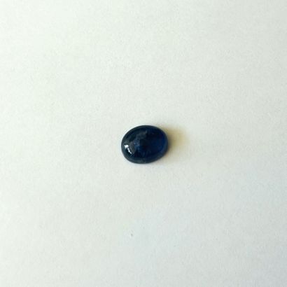 null Iolite taille cabochon pesant 2.78 cts - Provenance probable TANZANIE  Dimensions...