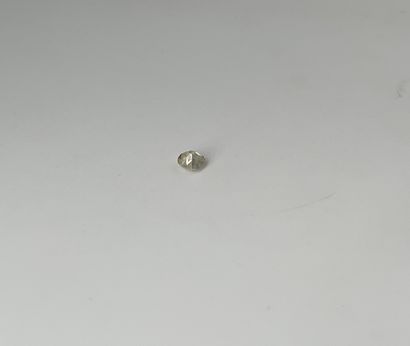 null Diamant taille ancienne sur papier pesant env. 0.40 ct.
