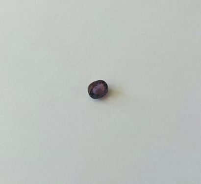 null Oval violet spinel weighing 1.88 cts- Probable provenance BURMA (Myanmar) -...