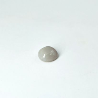 凸圆形蛋白石，重7.60克拉。有了它的GJSPC真实性卡。