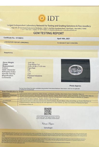 null Oval faceted sapphire weighing 2.85 carats. With its IDT certificate.