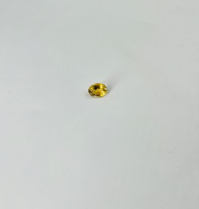 null Oval faceted citrine weighing 5.13 cts, probably from Brazil.Size: 1.3 x 1.0...