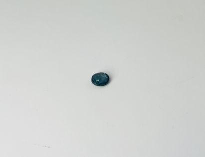 null Oval faceted spinel weighing 1.4 carats. With its IGI certificate.