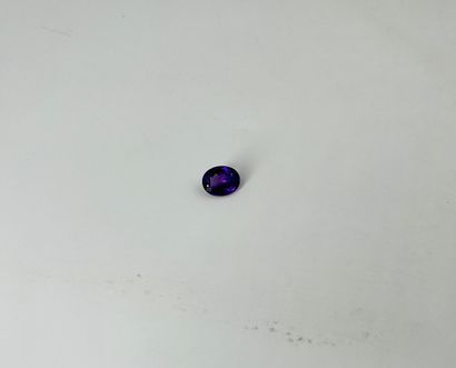 null Oval faceted amethyst weighing 4.6 cts, probably from Brazil.Dimensions : 1,2...