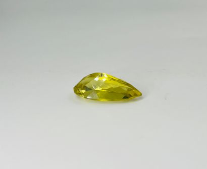 null Pear cut lemon quartz weighing 38.09 cts.