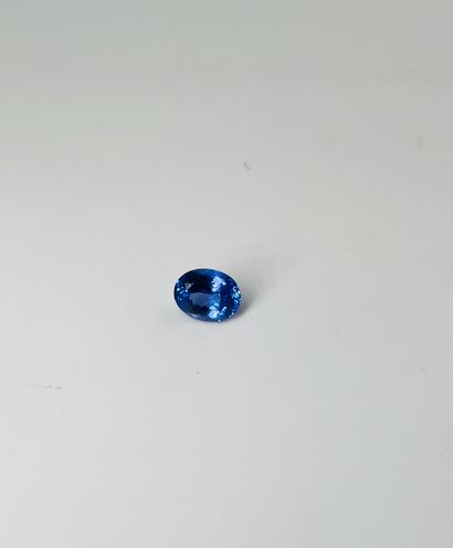 null Tanzanite oval size weighing 4.37 cts Accompanied by a certificate AIG attesting...