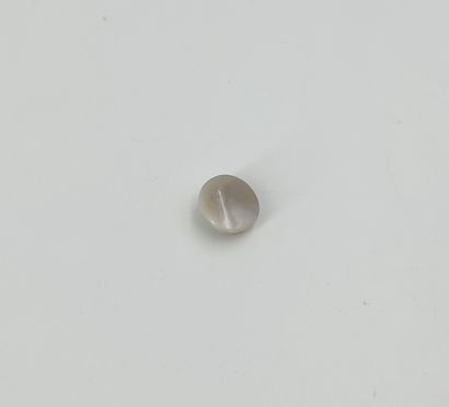 null Opal cabochon weighing 7.60 cts. With its authenticity card GJSPC.