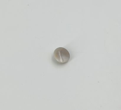 null Cabochon d’opale pesant 7,60 cts. Avec sa carte d’authenticité GJSPC.