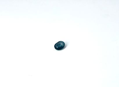null Oval faceted spinel weighing 1.4 carats. With its IGI certificate.