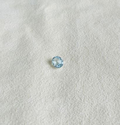 null Oval faceted aquamarine weighing 1.47 cts - Probable provenance MADAGASCAR -...
