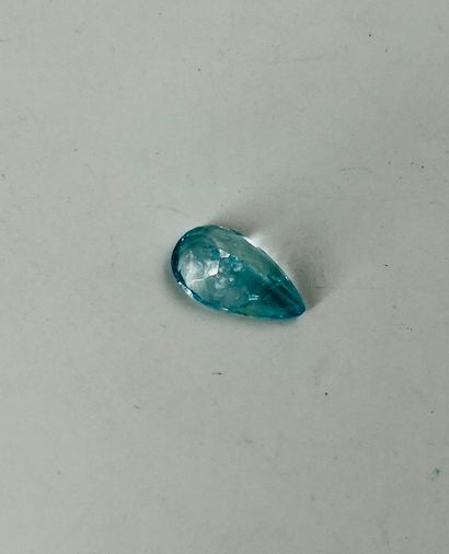 null Pear cut aquamarine weighing 6.90 carats. With its GJSPC authenticity card.