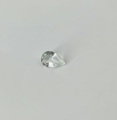 null Colorless pear-shaped topaz weighing 5.27 cts Dimensions: 1.4 x 0.9 cm