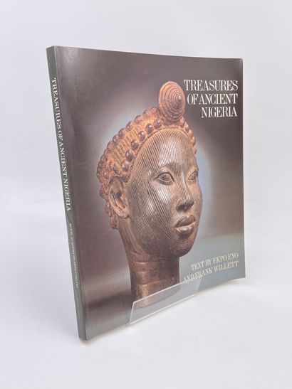 null 3 Volumes : 

- "TRÉSORS DE L'ANCIEN NIGÉRIA", Galeries Nationales du Grand...