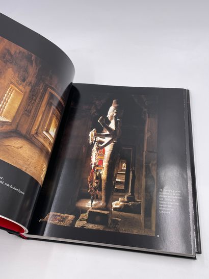 null 1 Volume : "Angkor, Vision de Palais Divins", Photographies de Suzanne Held,...