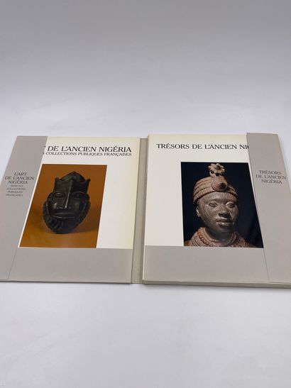 null 3 Volumes : 

- "TRÉSORS DE L'ANCIEN NIGÉRIA", Galeries Nationales du Grand...