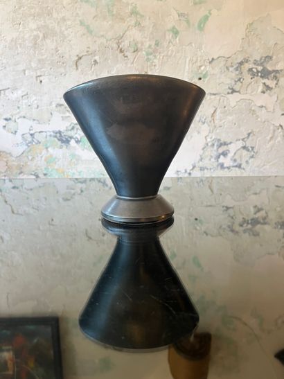 Vase à col évasé en céramique 

H.15 cm