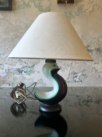 Pied de lampe en céramique à décor d'un volatile...