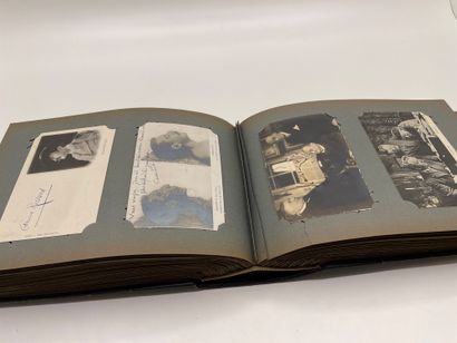 null [LITTERATURE] Album de 217 cartes postales du XXème siècle, certaines ont pour...