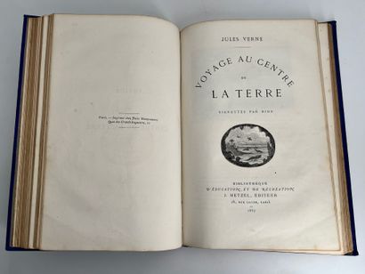 Jules Verne. Five weeks in a balloon / Journey to the center of the Earth.
Ill. by...