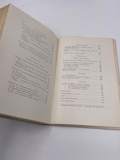 null 1 Volume : "Pyrrhos", Pierre Lévèque, Bibliothèque des Écoles Françaises d'Athènes...