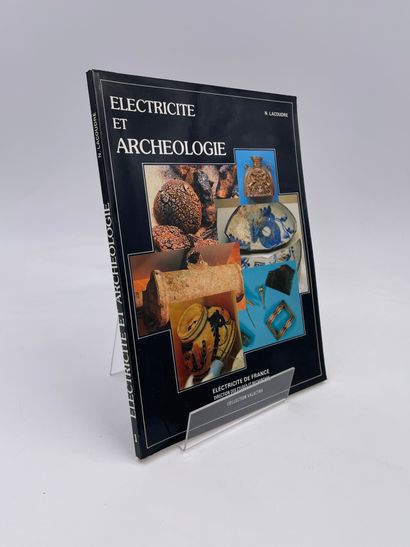 null 3 Volumes :
- "Archeologia Trésors des Ages - Lyon Capitale Archéologique",...