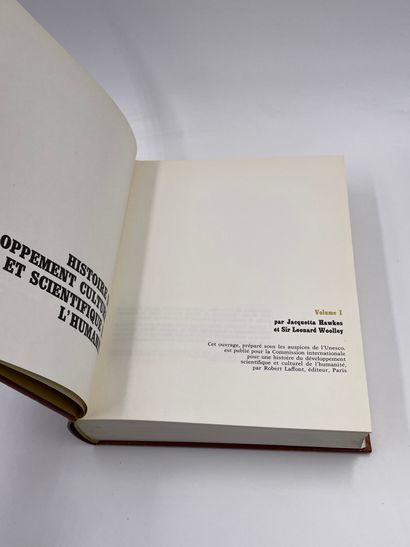 null 10 Volumes : "Histoire du Développement Culturel et Scientifique de l'Humanité",...