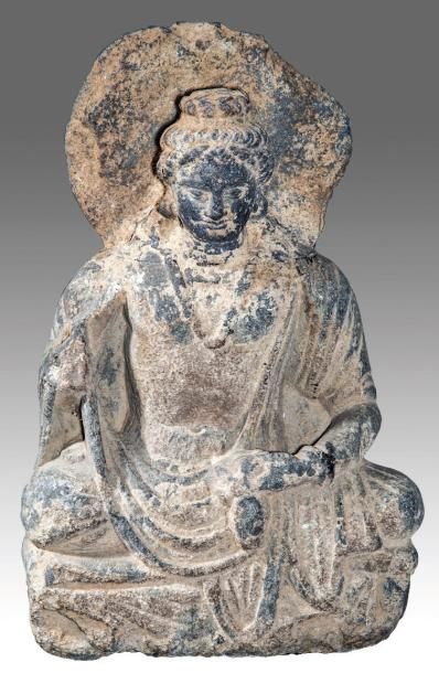 ART GRECO-BOUDDHIQUE DU GANDHARA (Ier - Vème siècle) Bodhisattva auréolé représenté...