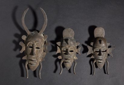 null Ensemble de trois masques en bronze
