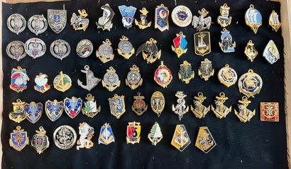 58 Insignes des troupes de Marine 1 à 21...