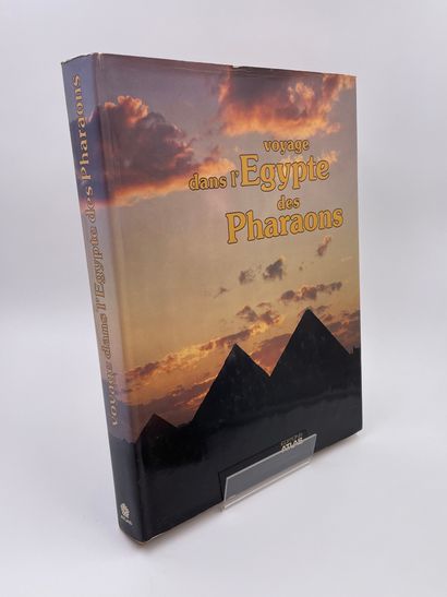 null 2 Volumes : 
- "Voyage dans l'Égypte des Pharaons", Ed. Éditions Atlas, 1986
-...