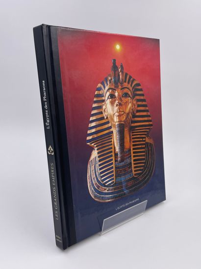 null 2 Volumes : 
- "The World of the Pharaohs", Text and Photographs by Henri Stierlin,...