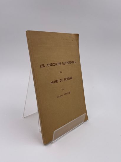 null 2 Volumes : 
- "Les Antiquités Égyptiennes au Musée du Louvre", Jacques Vandier,...