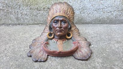 BERMANN L'indien d'Amérique formant encrier
Bronze de Vienne polychrome, signé (usures)
H....