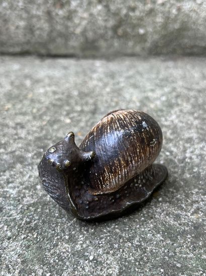 null L'escargot
Bronze de Vienne polychrome (usures)
H. 4 cm L. 6 cm