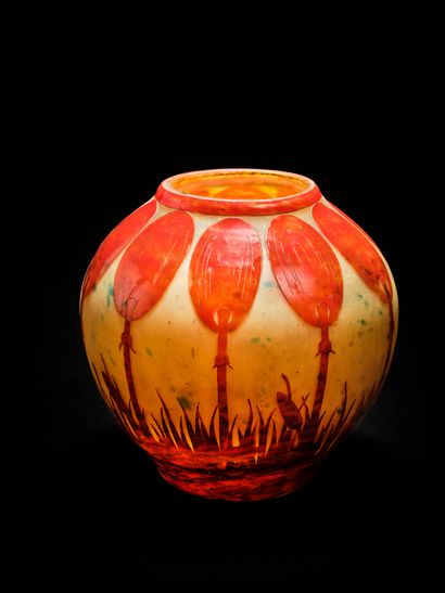 LE VERRE FRANÇAIS & Charles SCHNEIDER (1881-1953) Vase à corps sphérique en verre... Gazette Drouot