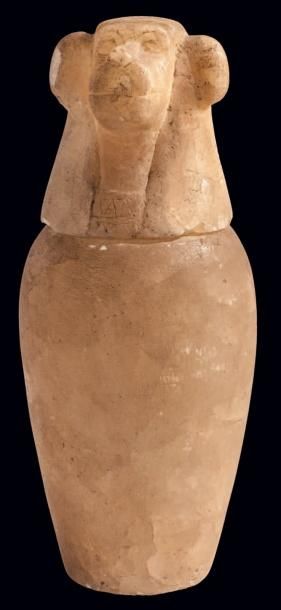 EGYPTE Vase Canope en albâtre, le bouchon à l'effigie de HAPI, cynocéphale, un des...