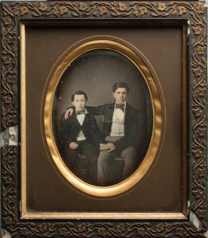 Auteur non identifié Deux jeunes frères, c. 1855 Daguerréotype 1/2 plaque dans son...