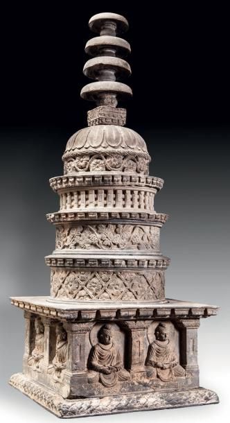 ART GRECO-BOUDDHIQUE DU GANDHARA (Ier - Vème siècle) Stupa en schiste composé de...