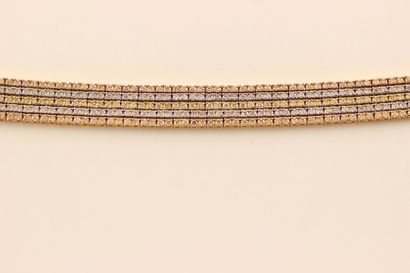 null Bracelet ruban, cinq rangs, en or de couleurs et diamants (6cts env)

