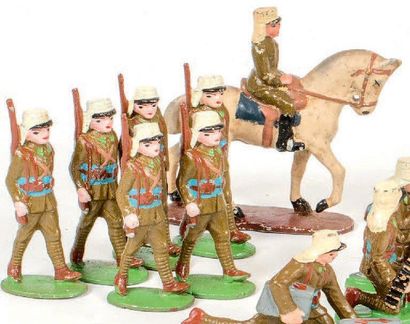 null Légion étrangère. (1939) Au défilé. A grosses têtes. 1 off. à cheval, 6 soldats....