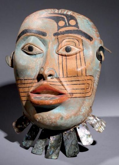 null Masque mortuaire de femme Tlingit. Réalisé par Maurice G. Dérumaux en 1965-75....