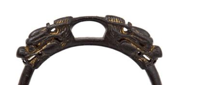 null Etrier Sino-Tibétain, XVe - XVIe siècle Hauteur: 14,7 cm Stirrup Sino-Tibetan,...