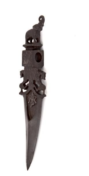 null Marteau - Zaghnal Inde, XVIIe - XVIIIe siècle Hauteur: 25,5 cm Hammer - Zaghnal...