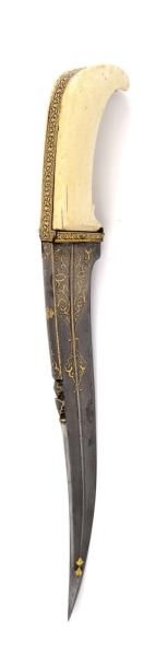 null Beau Pesh-kabz Iran, XVIIIe siècle Hauteur: 38 cm Important Pesh-kabz Iran,...
