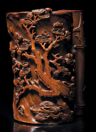 CHINE - XVIIIe siècle Porte-pinceaux en bambou double, sculpte en relief des trois...